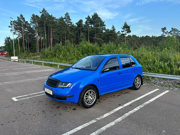 Skoda Fabia 2 of 9