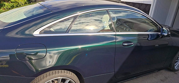 Mercedes-Benz E220 d 3 of 9