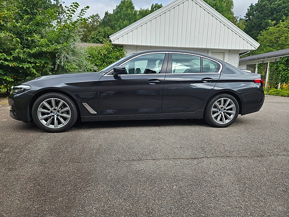 BMW 530e 2 of 15