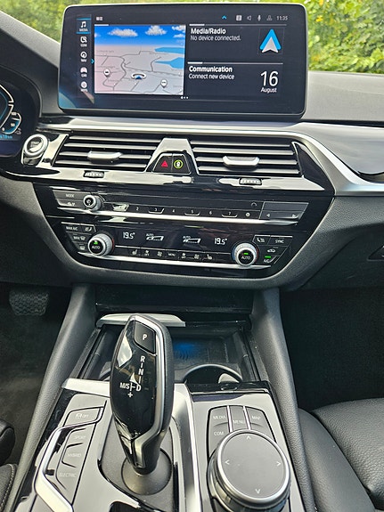 BMW 530e 9 of 15