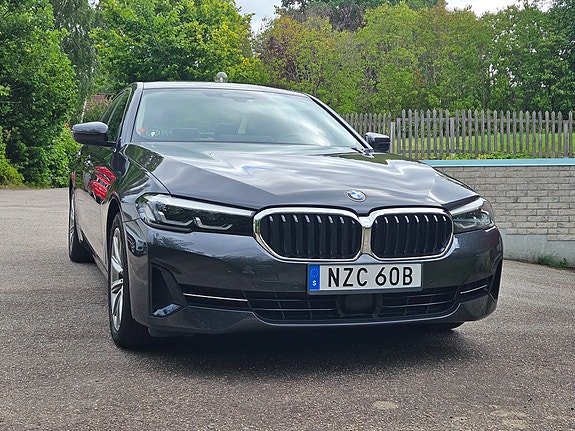 BMW 530e 5 of 15