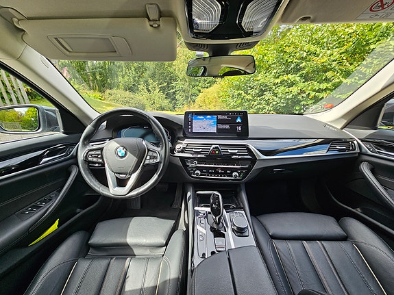 BMW 530e 8 of 15