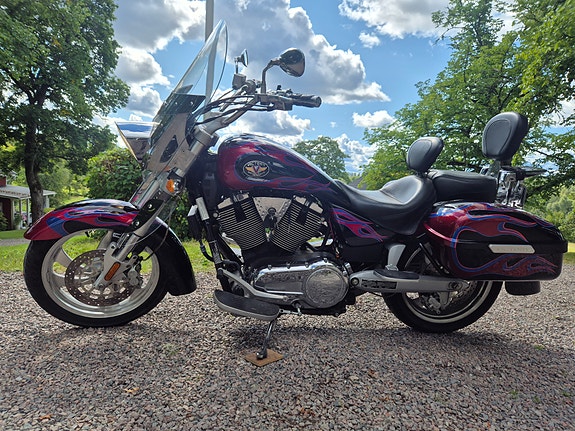 Victory Kingpin 2 of 8