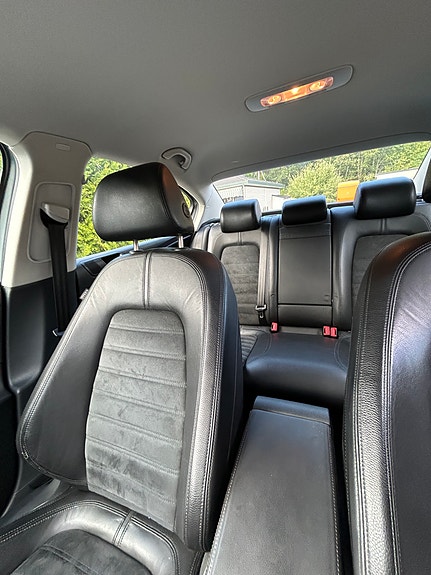 Volkswagen Passat 14 of 15