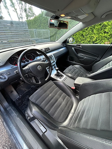Volkswagen Passat 13 of 15