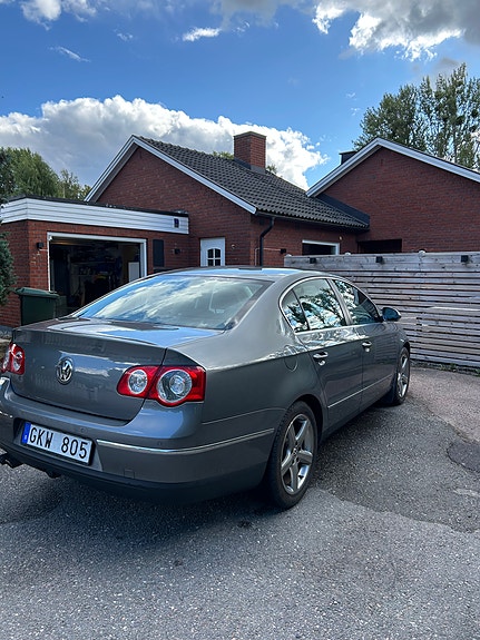 Volkswagen Passat 4 of 15