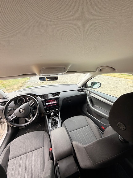 Skoda Octavia 3 of 5