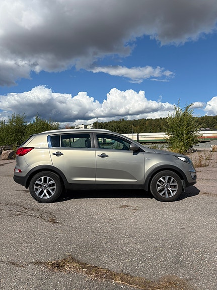 Kia Sportage 2 of 12