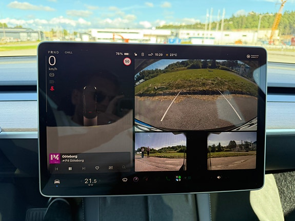 Tesla Model Y 11 of 14