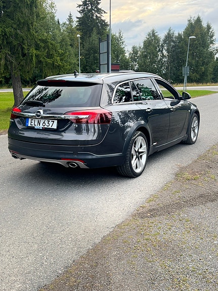Opel Insignia Country Tourer 3 of 8