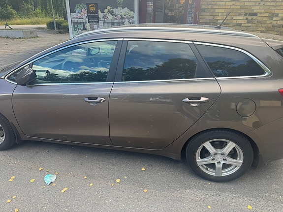 Kia Ceed 2 of 12