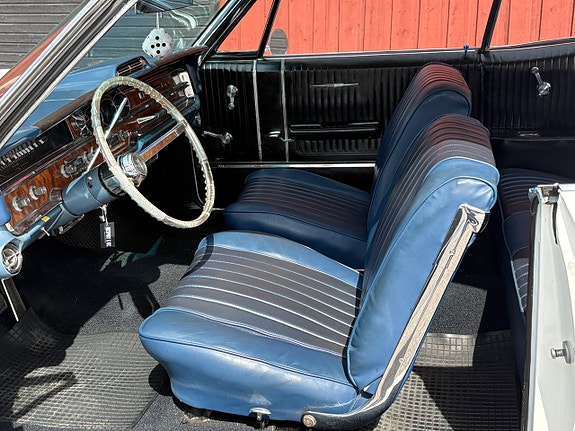 Pontiac Bonneville 12 of 27