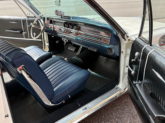 Pontiac Bonneville 14 of 27