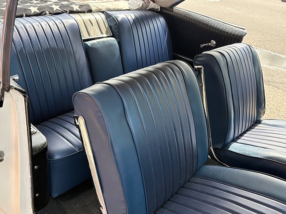Pontiac Bonneville 16 of 27