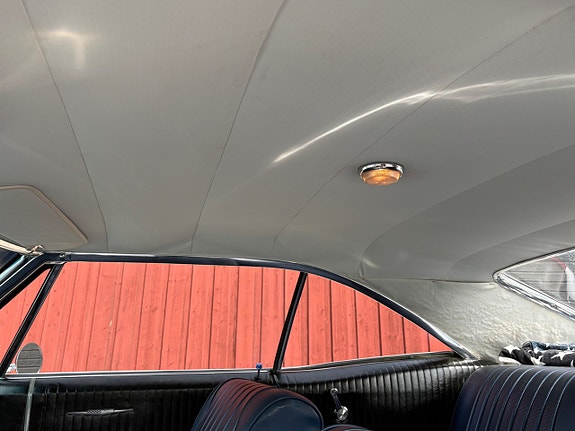 Pontiac Bonneville 21 of 27