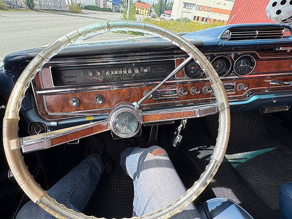Pontiac Bonneville 22 of 27