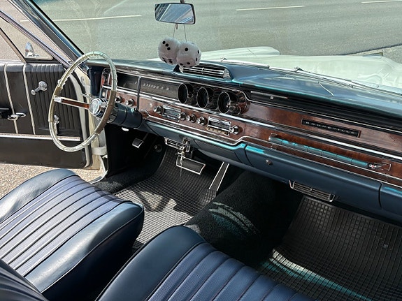 Pontiac Bonneville 15 of 27