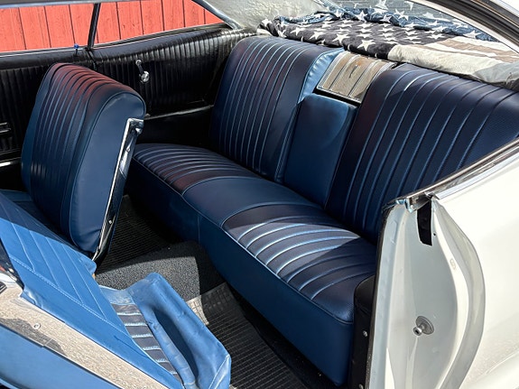 Pontiac Bonneville 17 of 27