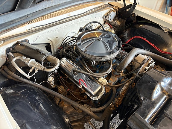 Pontiac Bonneville 25 of 27