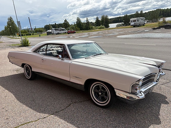 Pontiac Bonneville 8 of 27