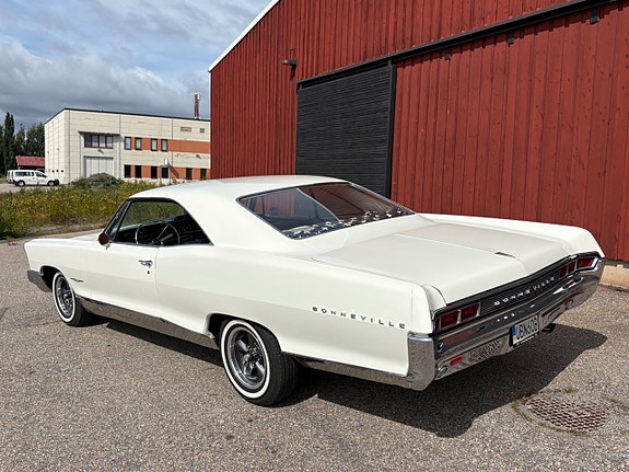 Pontiac Bonneville 6 of 27