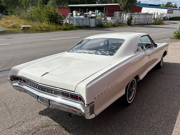 Pontiac Bonneville 7 of 27