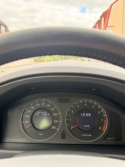 Volvo V70 8 of 8