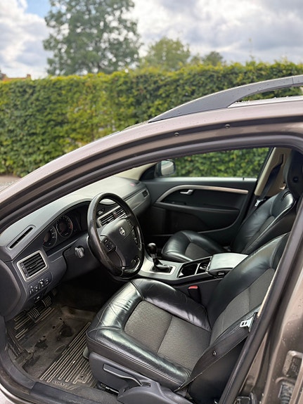 Volvo V70 5 of 8