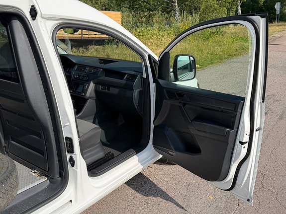 Volkswagen Caddy 12 of 21