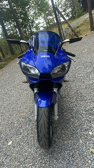 Yamaha R6 3 of 5