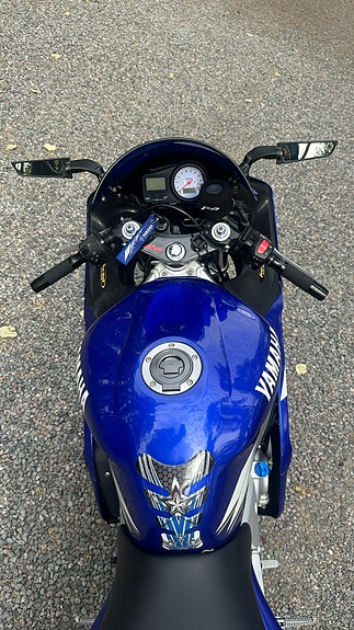 Yamaha R6 5 of 5