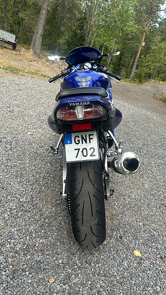 Yamaha R6 4 of 5