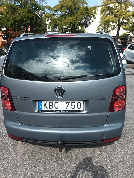 Volkswagen Touran 3 of 8