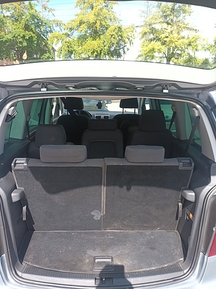 Volkswagen Touran 8 of 8