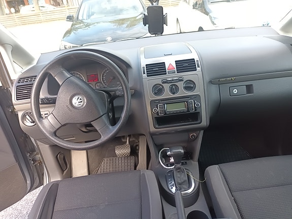 Volkswagen Touran 5 of 8