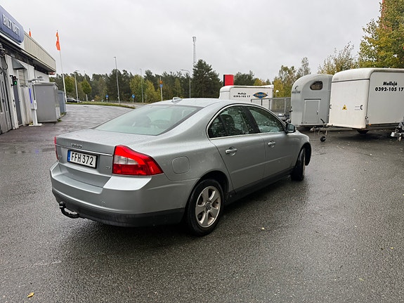 Volvo S80 4 of 5
