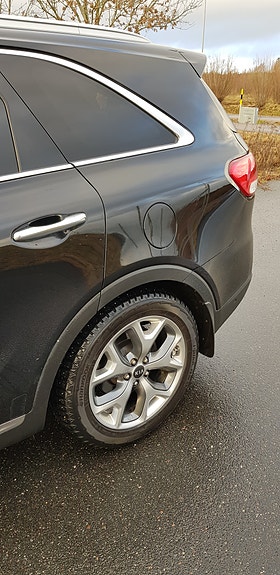 Kia Sorento 2 of 11