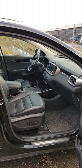 Kia Sorento 6 of 11
