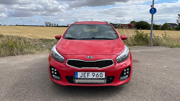 Kia Ceed 2 of 12