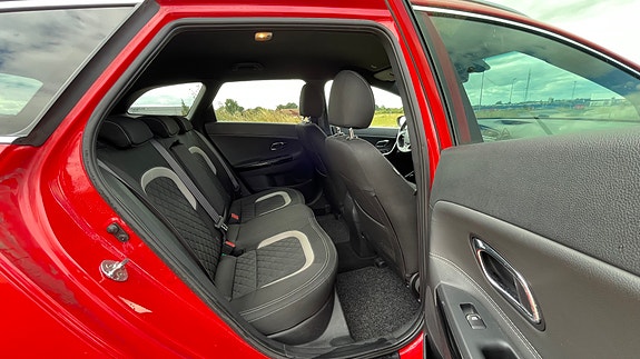 Kia Ceed 7 of 12