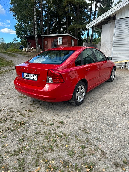 Volvo S40 2 of 7
