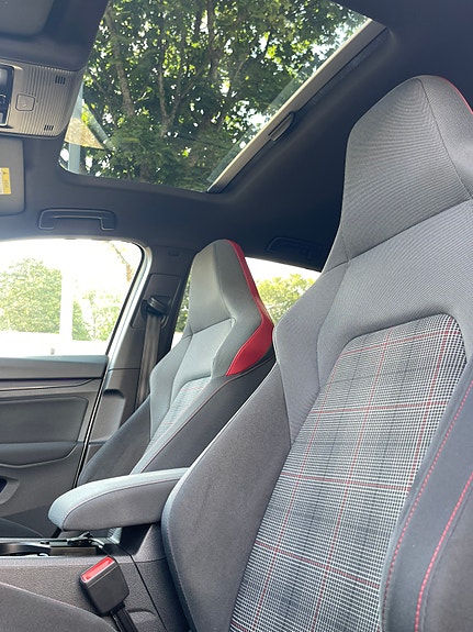Volkswagen Golf VIII 5 of 8