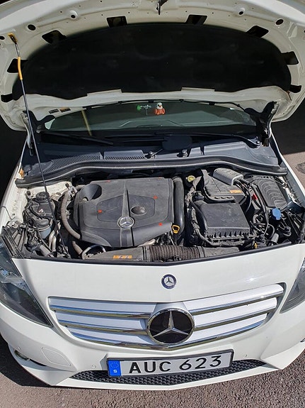Mercedes-Benz B200 8 of 8