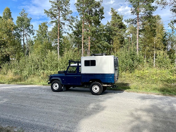 Land Rover Defender 110 7 of 14