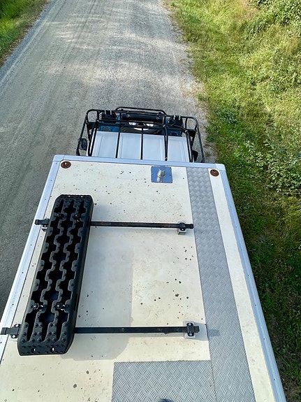 Land Rover Defender 110 14 of 14