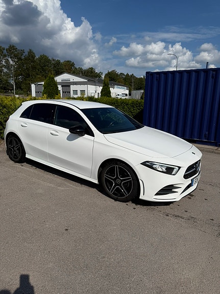 Mercedes-Benz A180 2 of 6