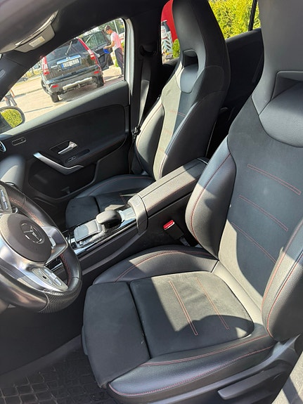 Mercedes-Benz A180 4 of 6
