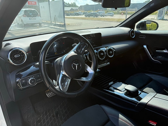 Mercedes-Benz A180 3 of 6