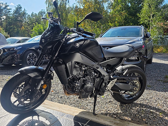 Yamaha MT-09 2022 – Akrapovič – Sport Pack 3 of 7