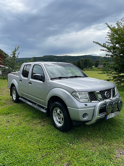 Nissan Navara 2 of 5